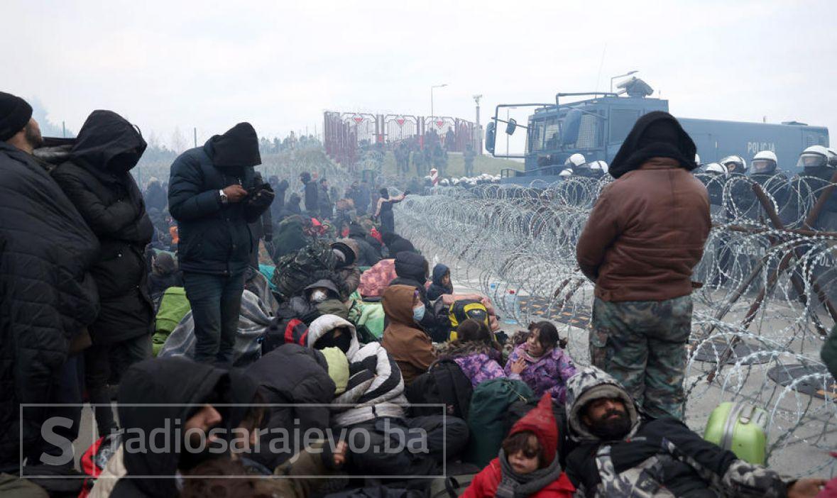 Foto: EPA-EFE/Veliki broj migranta na granici sa Bjelorusijom